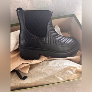 Gucci $1550 Calfskin Leather Nappa Matelasse Frances Chelsea Boots 39 9 Black